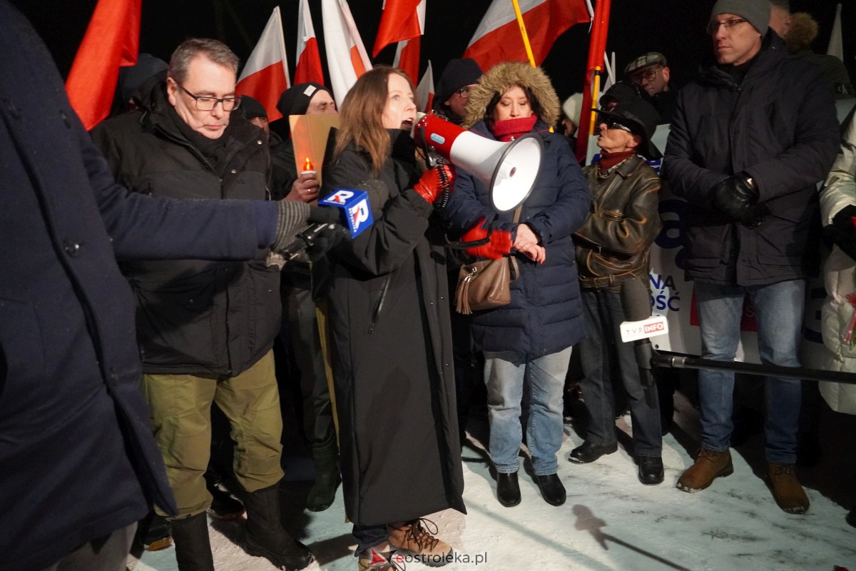 Manifestacje dla M. Wąsika przed ZK Przytuły Stare [13.01.2023] - zdjęcie #33 - eOstroleka.pl