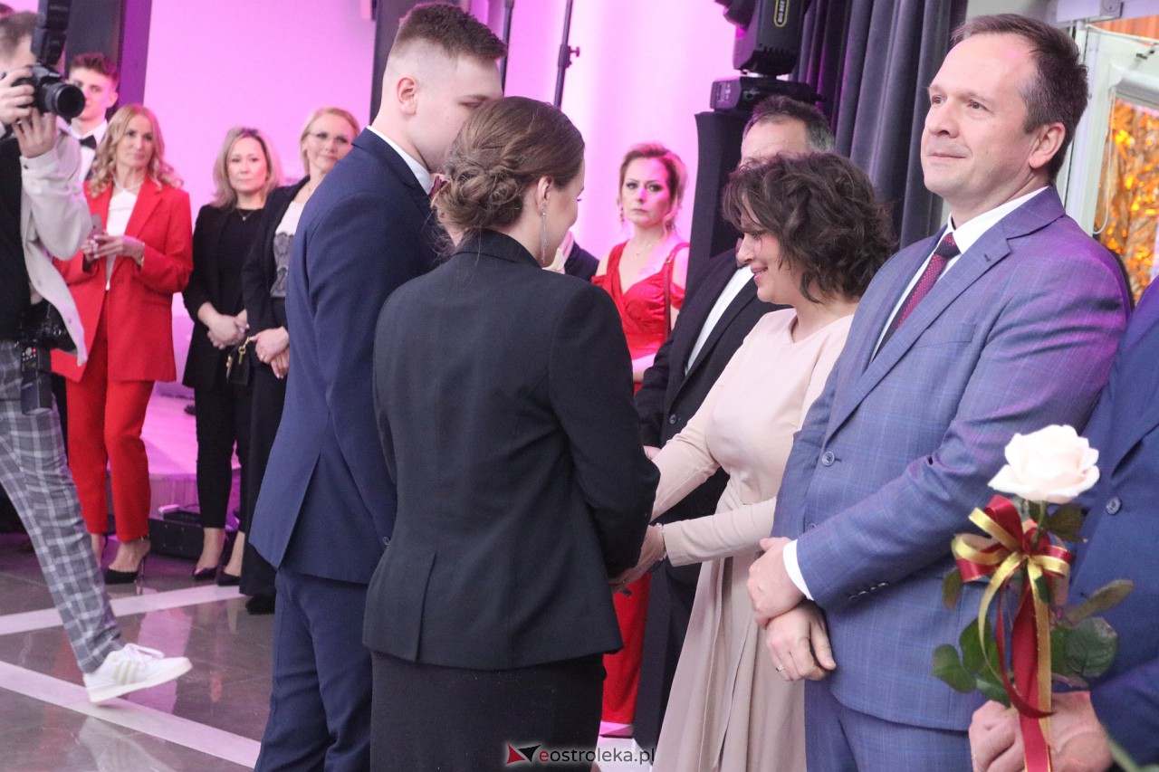 Studniówka 2024 I LO w Ostrołęce [13.01.2024] - zdjęcie #253 - eOstroleka.pl