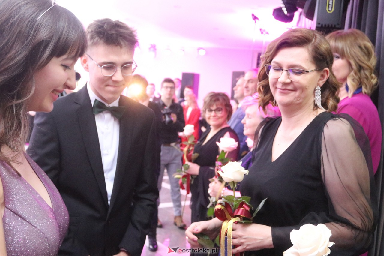 Studniówka 2024 I LO w Ostrołęce [13.01.2024] - zdjęcie #250 - eOstroleka.pl