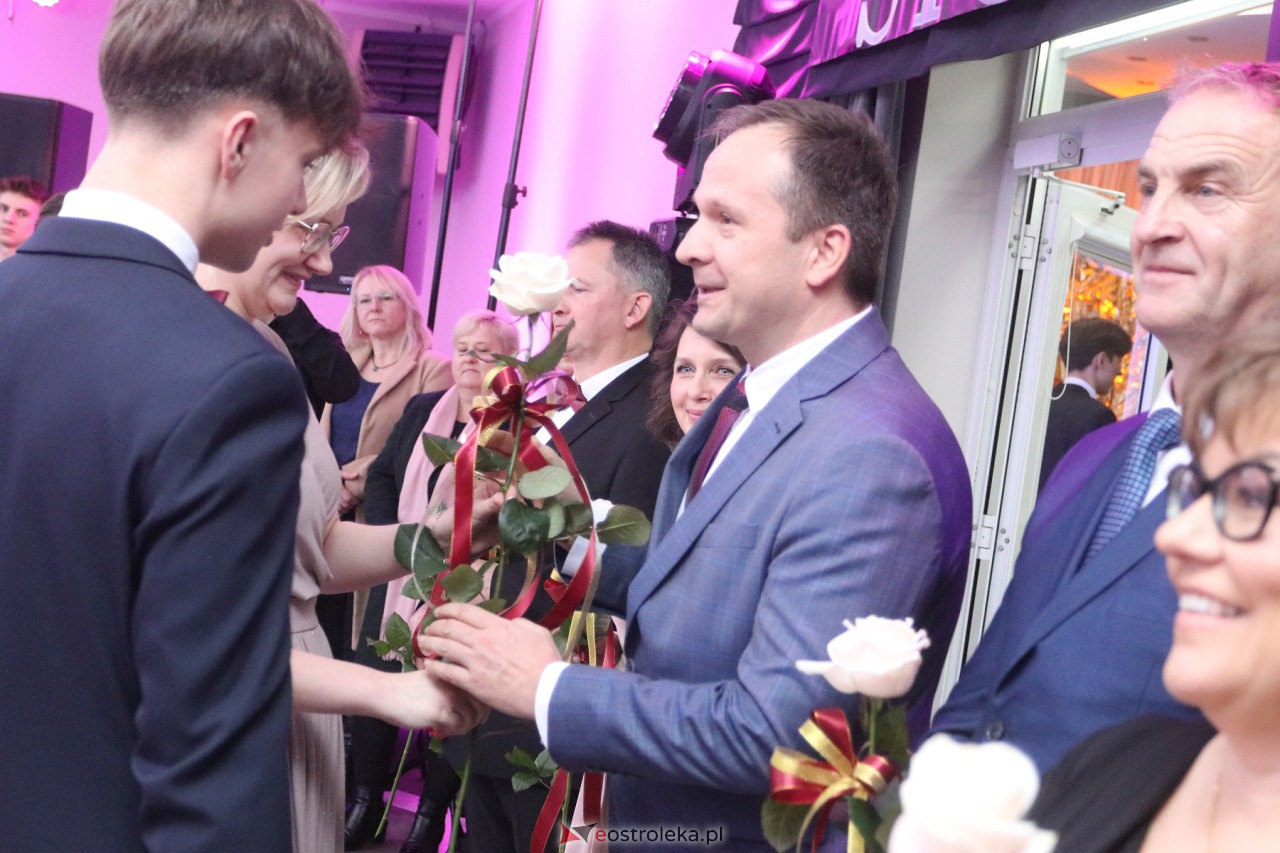Studniówka 2024 I LO w Ostrołęce [13.01.2024] - zdjęcie #248 - eOstroleka.pl