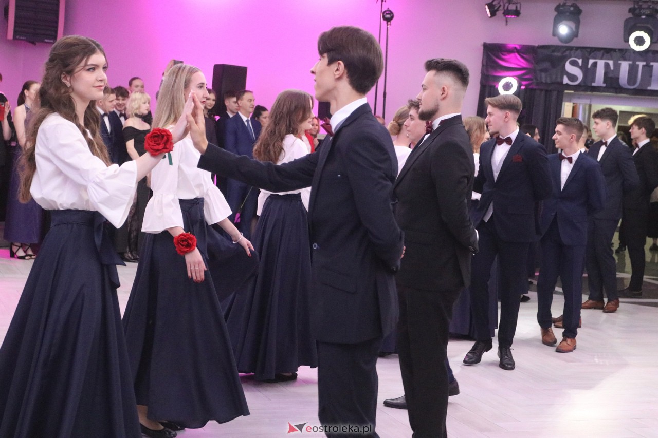Studniówka 2024 I LO w Ostrołęce [13.01.2024] - zdjęcie #242 - eOstroleka.pl