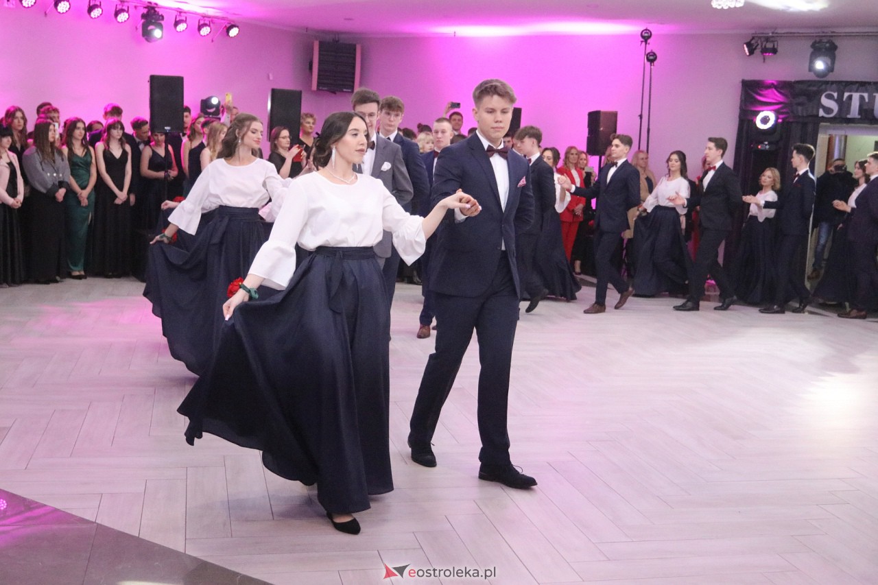 Studniówka 2024 I LO w Ostrołęce [13.01.2024] - zdjęcie #240 - eOstroleka.pl