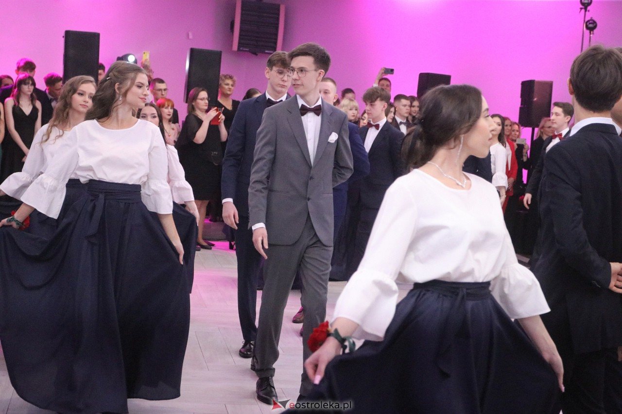 Studniówka 2024 I LO w Ostrołęce [13.01.2024] - zdjęcie #237 - eOstroleka.pl
