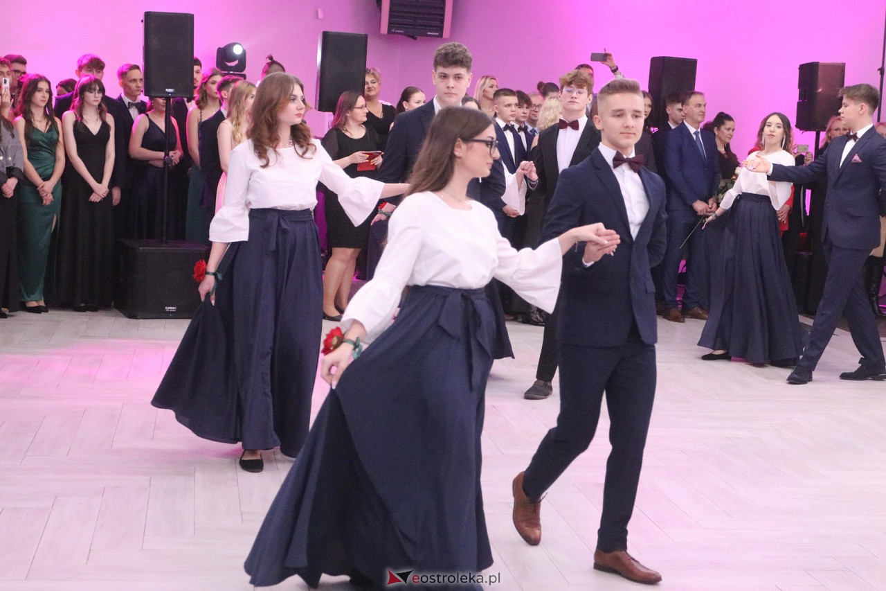 Studniówka 2024 I LO w Ostrołęce [13.01.2024] - zdjęcie #232 - eOstroleka.pl