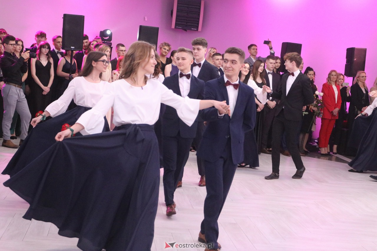 Studniówka 2024 I LO w Ostrołęce [13.01.2024] - zdjęcie #230 - eOstroleka.pl