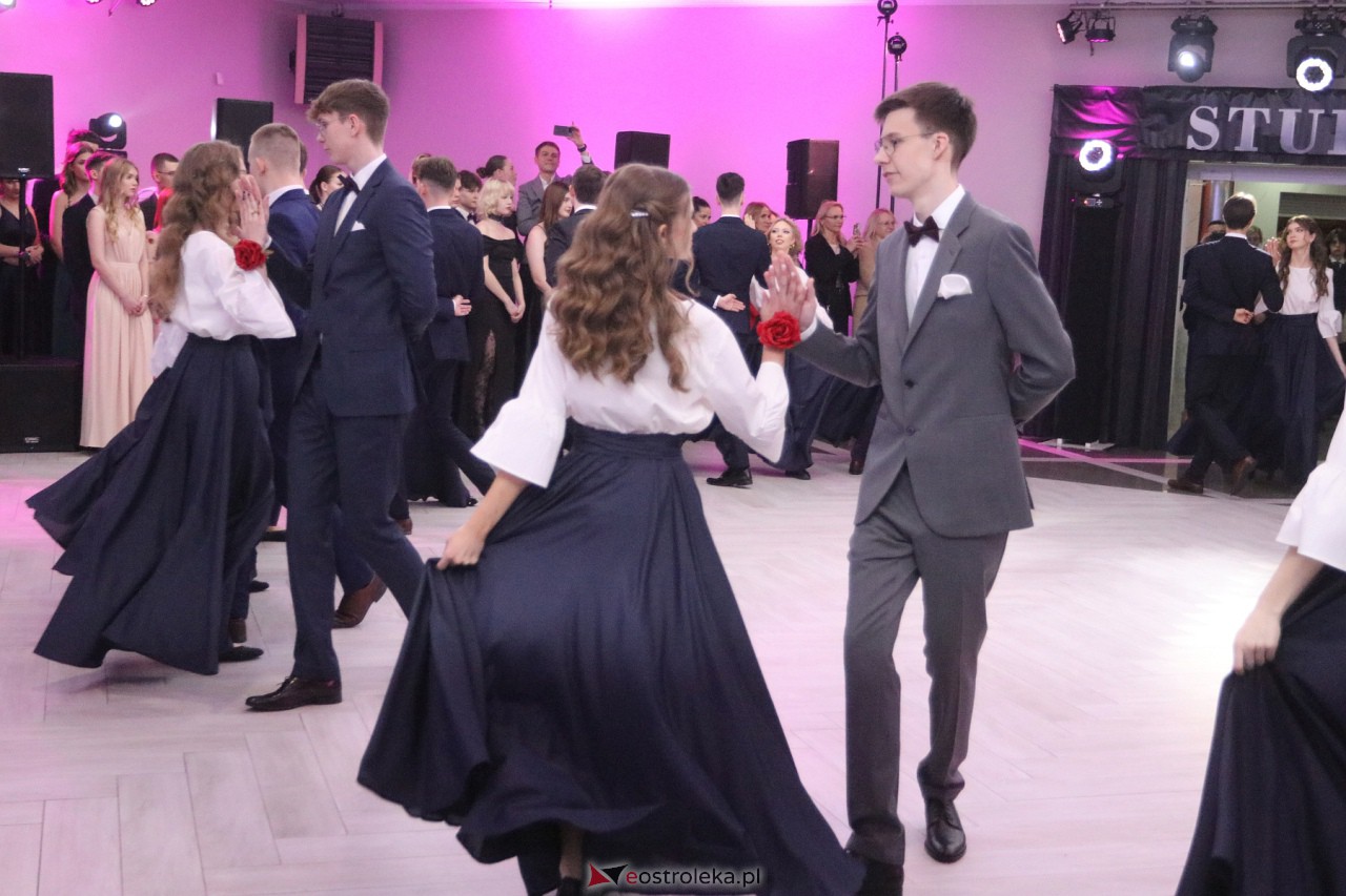 Studniówka 2024 I LO w Ostrołęce [13.01.2024] - zdjęcie #229 - eOstroleka.pl