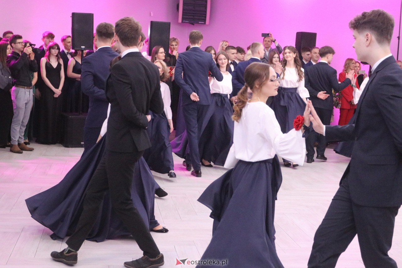 Studniówka 2024 I LO w Ostrołęce [13.01.2024] - zdjęcie #225 - eOstroleka.pl