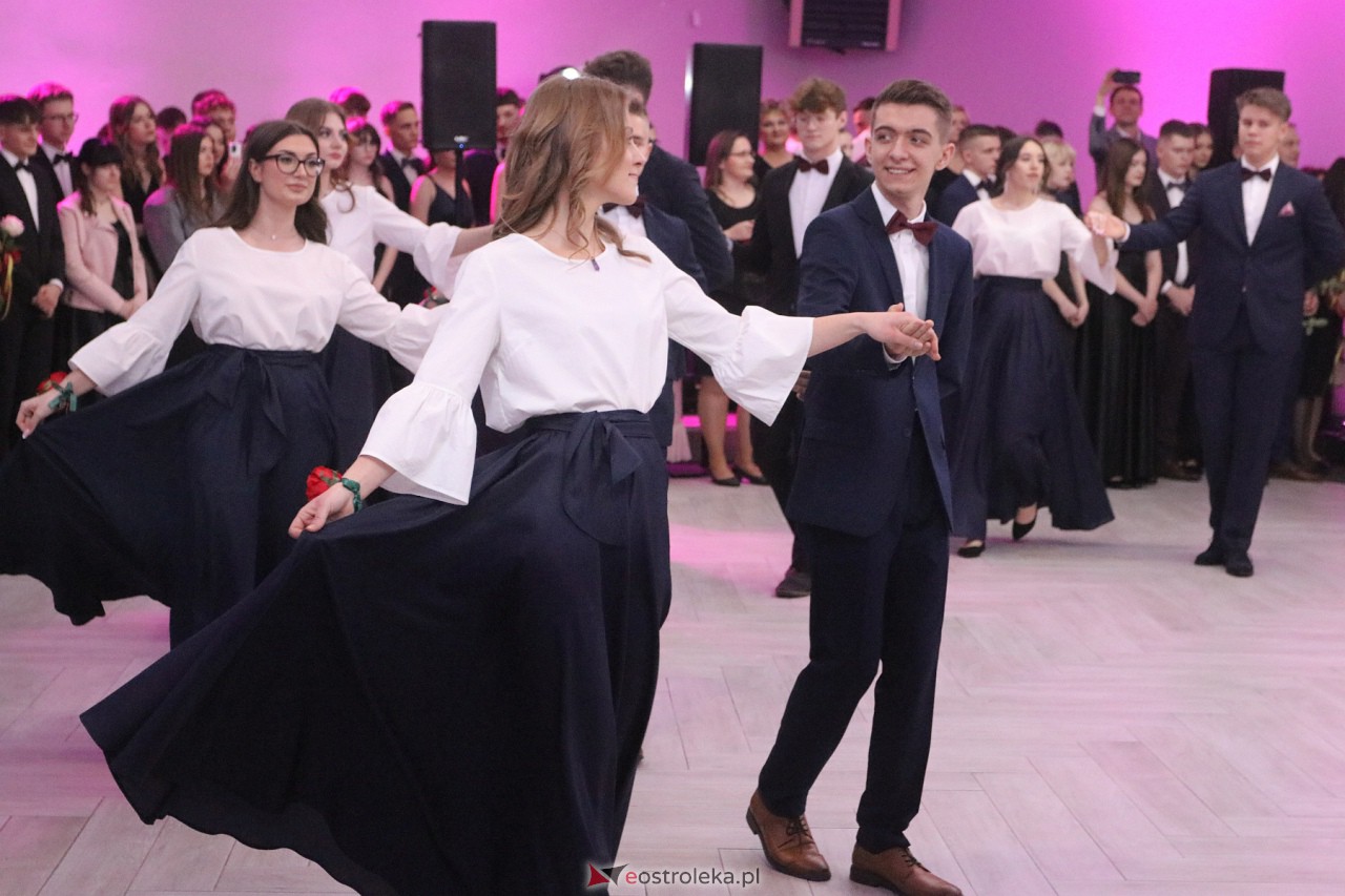 Studniówka 2024 I LO w Ostrołęce [13.01.2024] - zdjęcie #213 - eOstroleka.pl