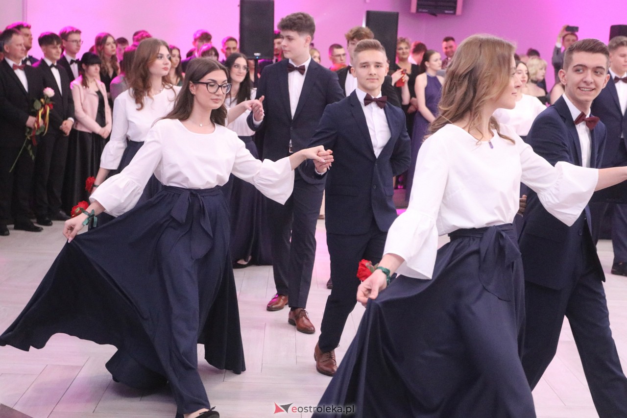 Studniówka 2024 I LO w Ostrołęce [13.01.2024] - zdjęcie #212 - eOstroleka.pl