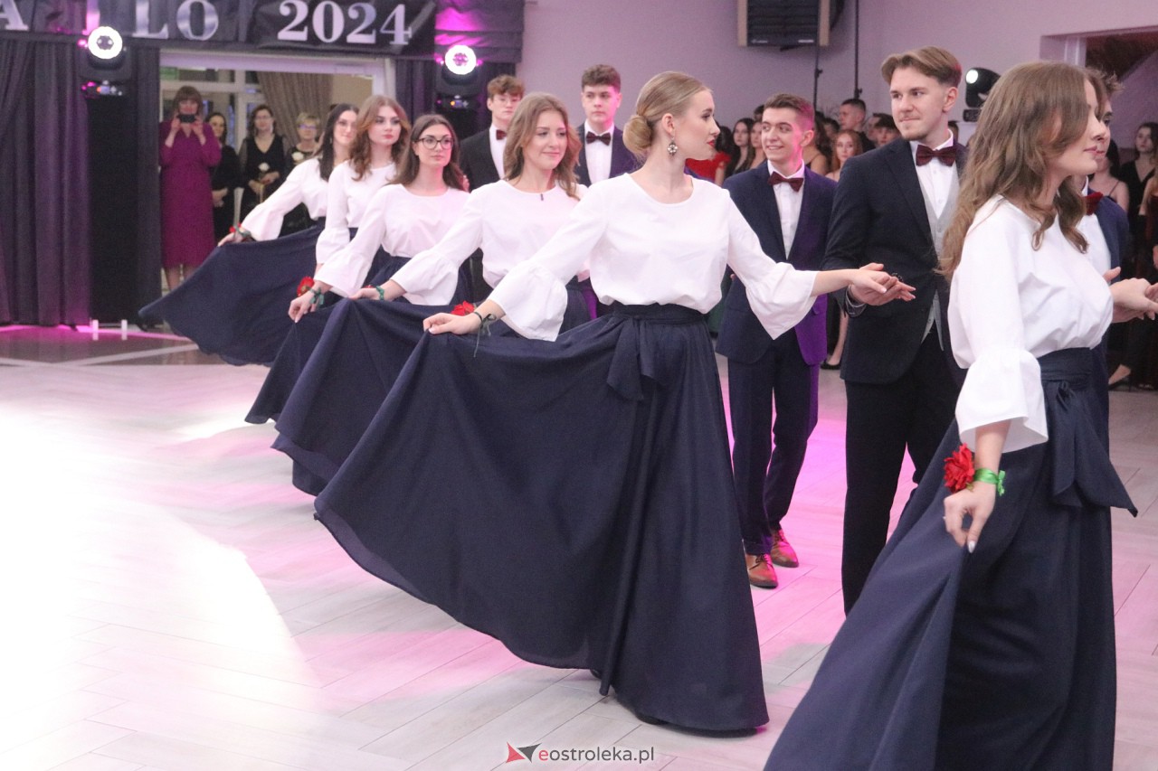 Studniówka 2024 I LO w Ostrołęce [13.01.2024] - zdjęcie #205 - eOstroleka.pl
