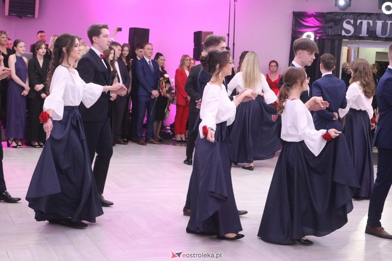 Studniówka 2024 I LO w Ostrołęce [13.01.2024] - zdjęcie #199 - eOstroleka.pl
