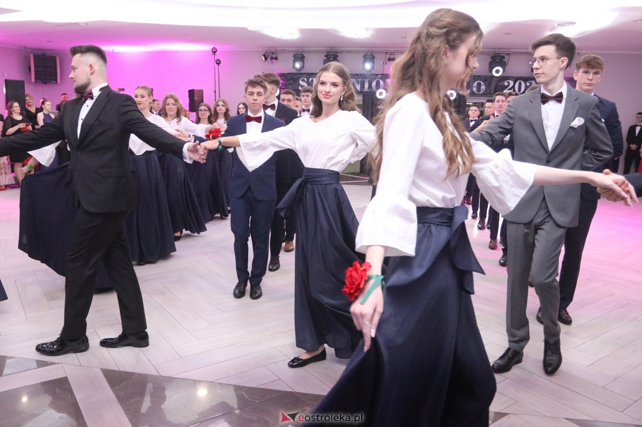 Studniówka 2024 I LO w Ostrołęce [13.01.2024] - zdjęcie #193 - eOstroleka.pl