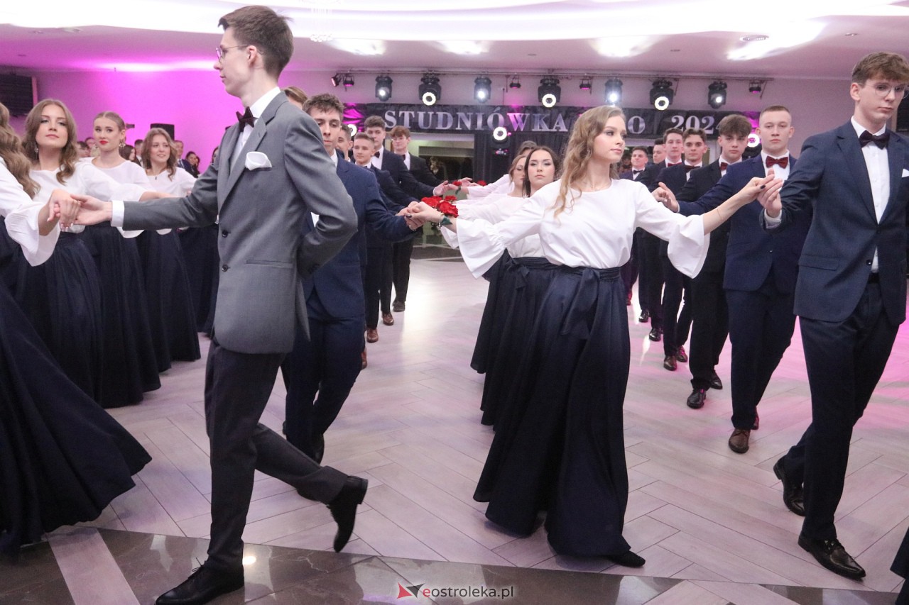 Studniówka 2024 I LO w Ostrołęce [13.01.2024] - zdjęcie #190 - eOstroleka.pl