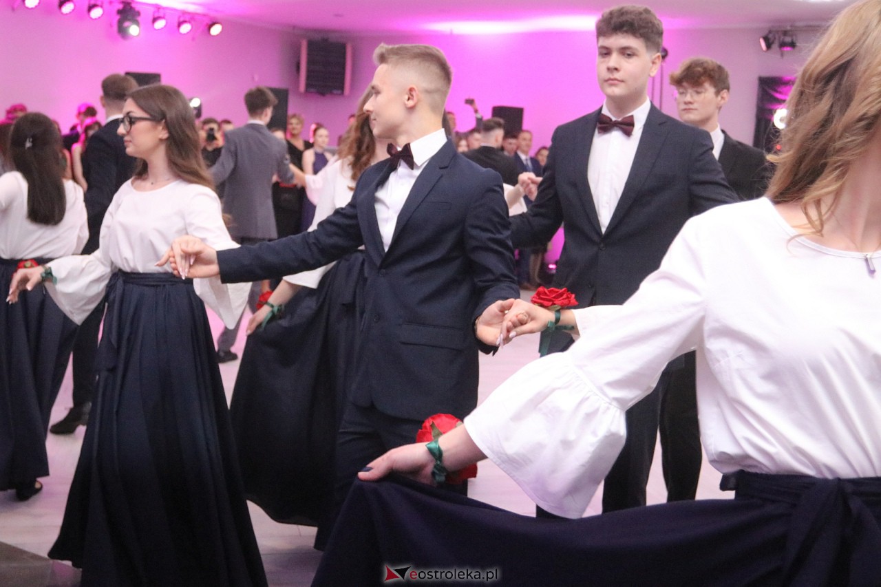 Studniówka 2024 I LO w Ostrołęce [13.01.2024] - zdjęcie #181 - eOstroleka.pl