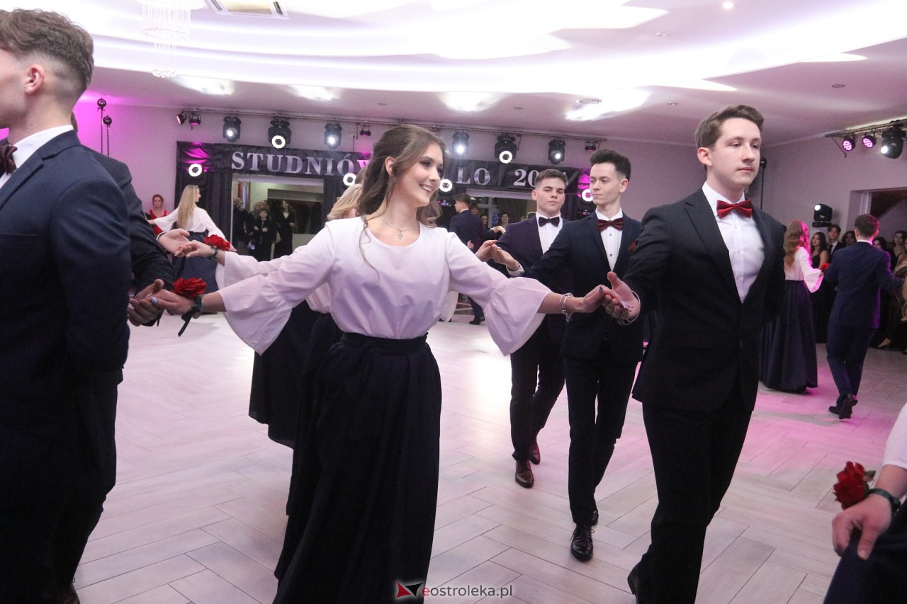 Studniówka 2024 I LO w Ostrołęce [13.01.2024] - zdjęcie #180 - eOstroleka.pl