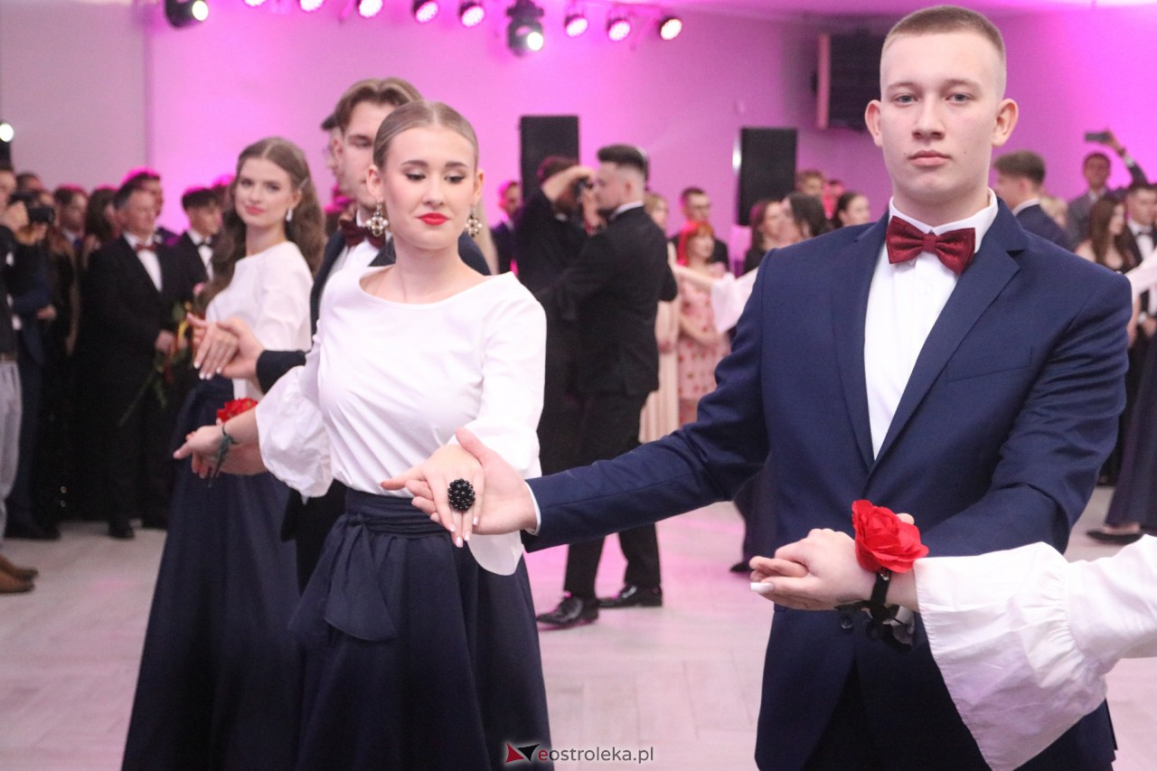 Studniówka 2024 I LO w Ostrołęce [13.01.2024] - zdjęcie #176 - eOstroleka.pl