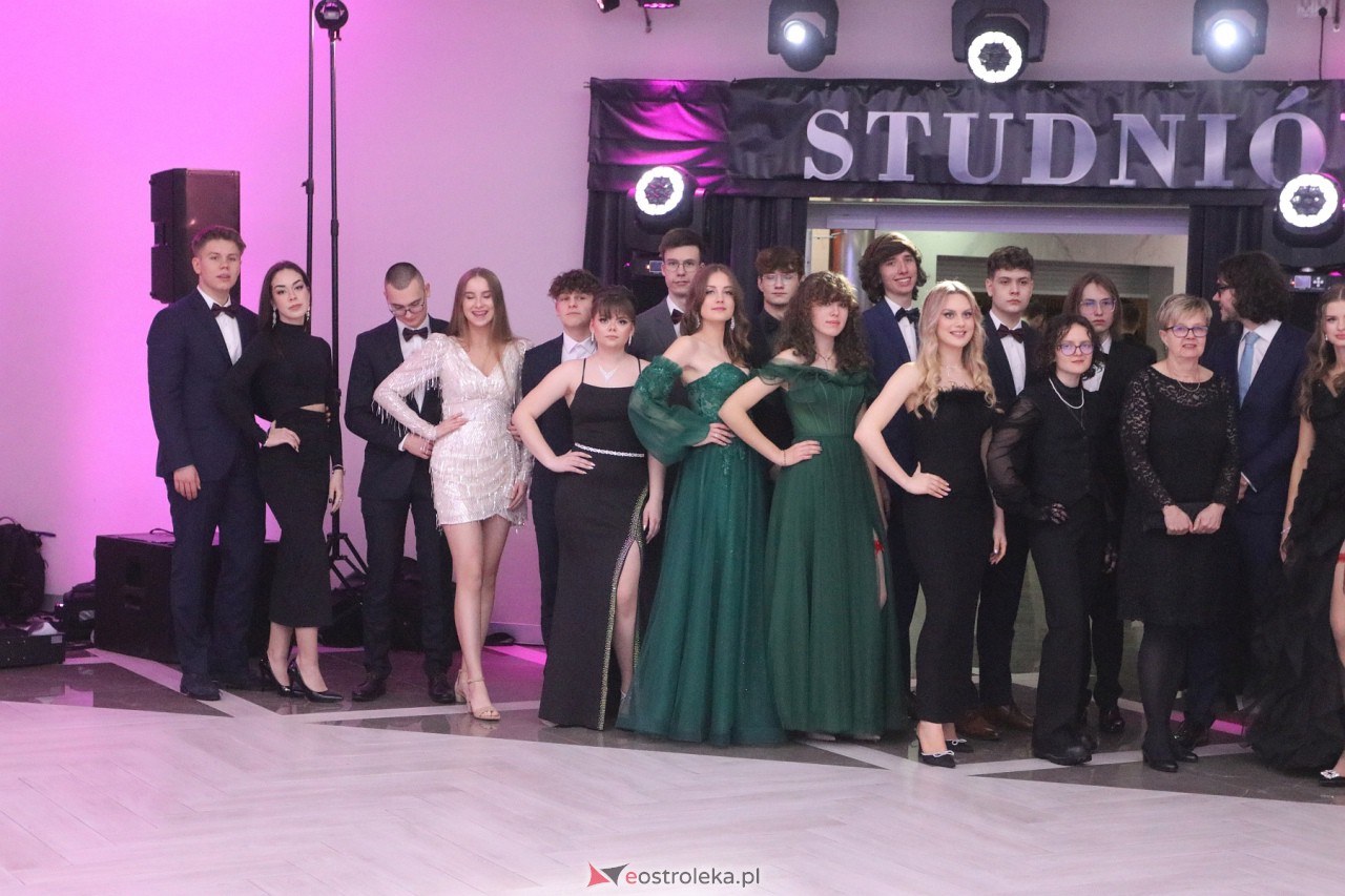 Studniówka 2024 I LO w Ostrołęce [13.01.2024] - zdjęcie #149 - eOstroleka.pl