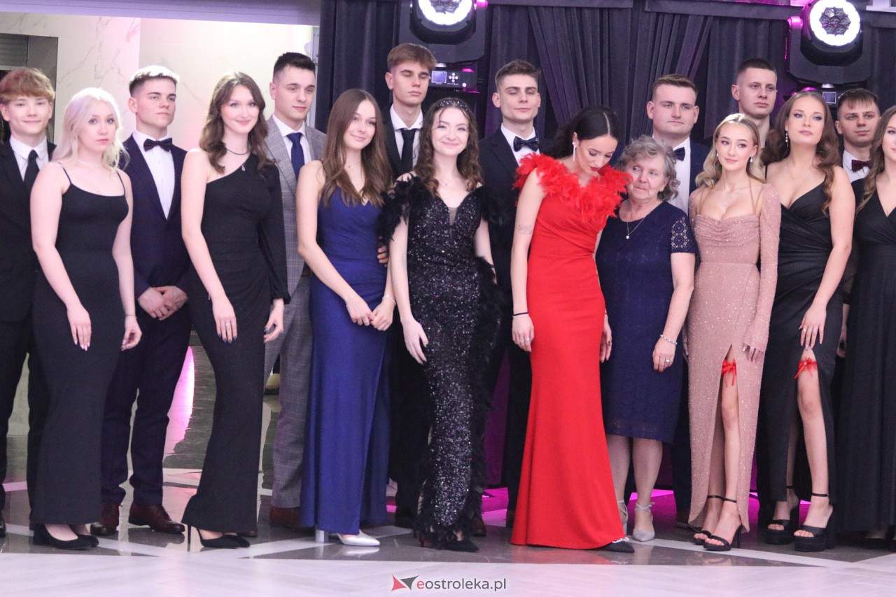 Studniówka 2024 I LO w Ostrołęce [13.01.2024] - zdjęcie #105 - eOstroleka.pl