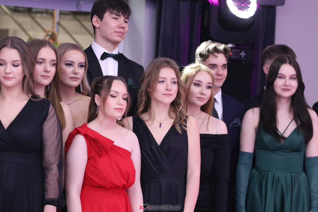 Studniówka 2024 I LO w Ostrołęce [13.01.2024] - zdjęcie #101 - eOstroleka.pl