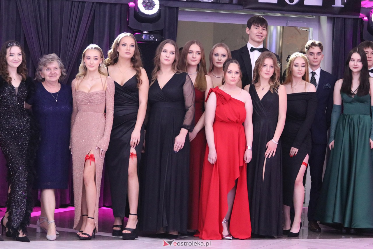 Studniówka 2024 I LO w Ostrołęce [13.01.2024] - zdjęcie #97 - eOstroleka.pl