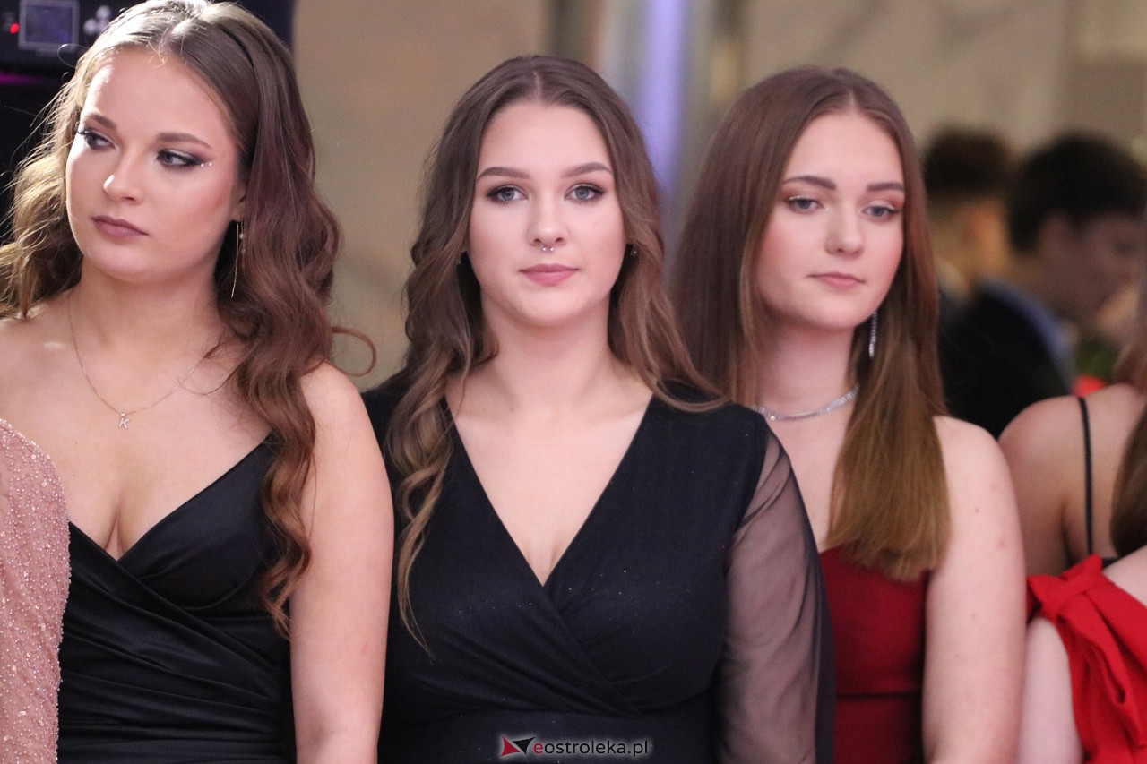 Studniówka 2024 I LO w Ostrołęce [13.01.2024] - zdjęcie #95 - eOstroleka.pl
