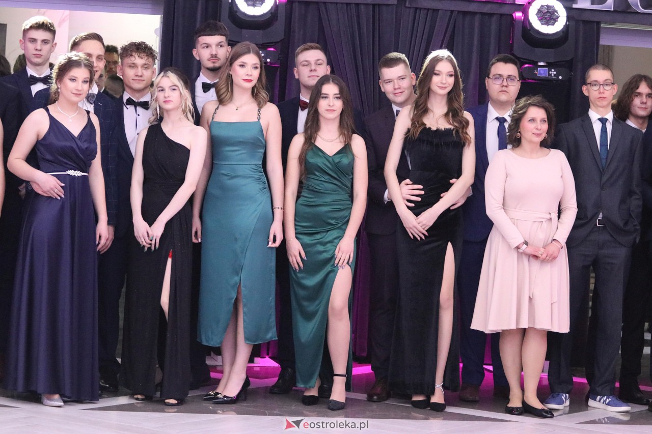 Studniówka 2024 I LO w Ostrołęce [13.01.2024] - zdjęcie #85 - eOstroleka.pl