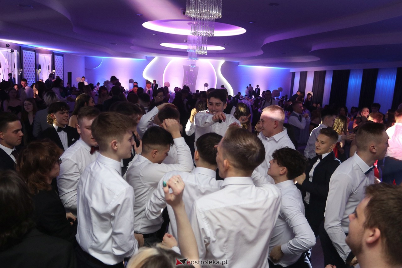 Studniówka 2024 I LO w Ostrołęce [13.01.2024] - zdjęcie #23 - eOstroleka.pl