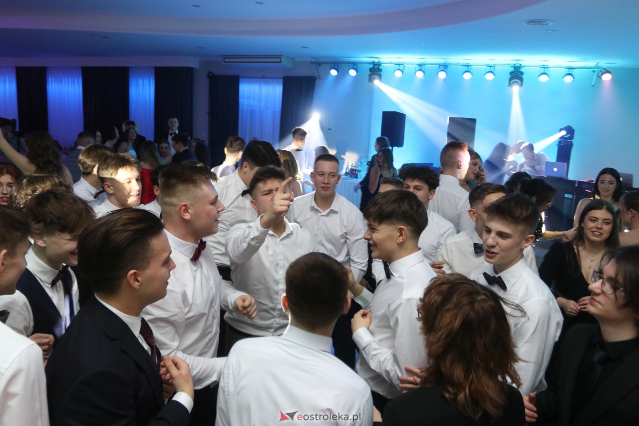 Studniówka 2024 I LO w Ostrołęce [13.01.2024] - zdjęcie #22 - eOstroleka.pl