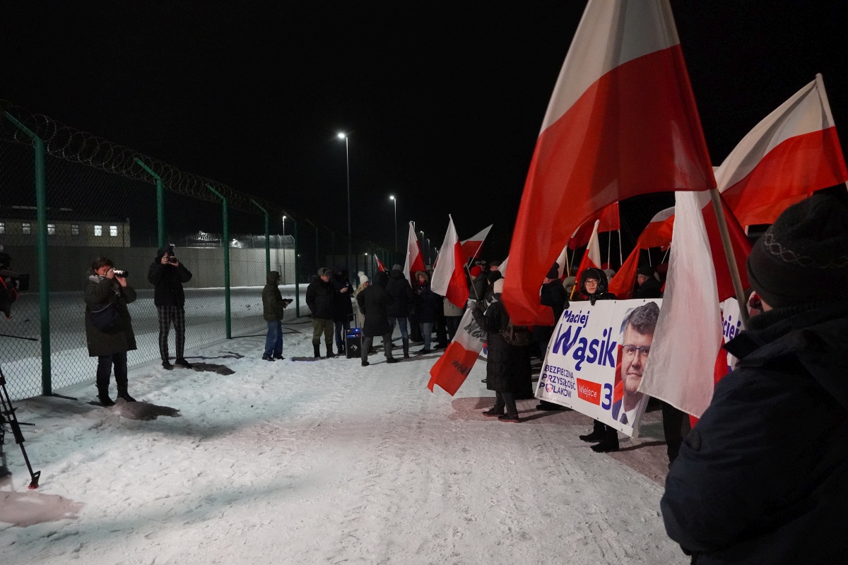 Protest przed ZK w Przytułach Starych [13.01.2024] - zdjęcie #79 - eOstroleka.pl