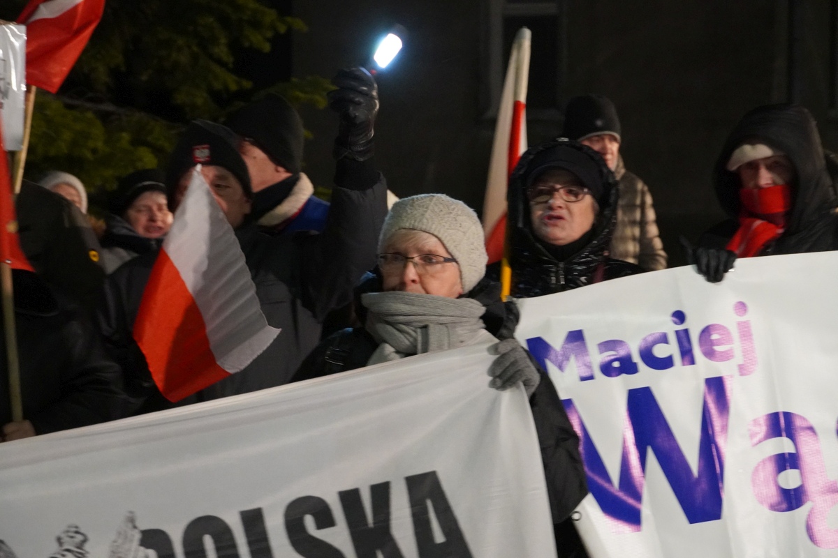 Protest przed ZK w Przytułach Starych [13.01.2024] - zdjęcie #26 - eOstroleka.pl
