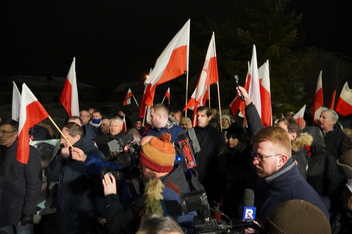 Protest przed ZK w Przytułach Starych [13.01.2024] - zdjęcie #51 - eOstroleka.pl