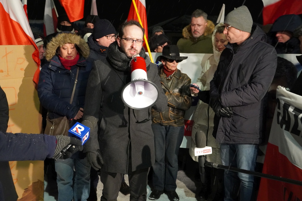 Protest przed ZK w Przytułach Starych [13.01.2024] - zdjęcie #40 - eOstroleka.pl
