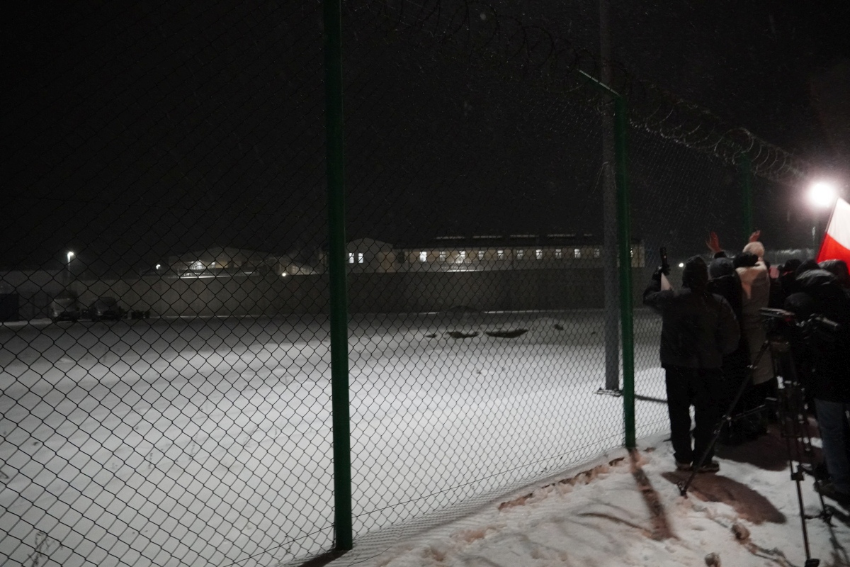 Protest przed ZK w Przytułach Starych [13.01.2024] - zdjęcie #7 - eOstroleka.pl