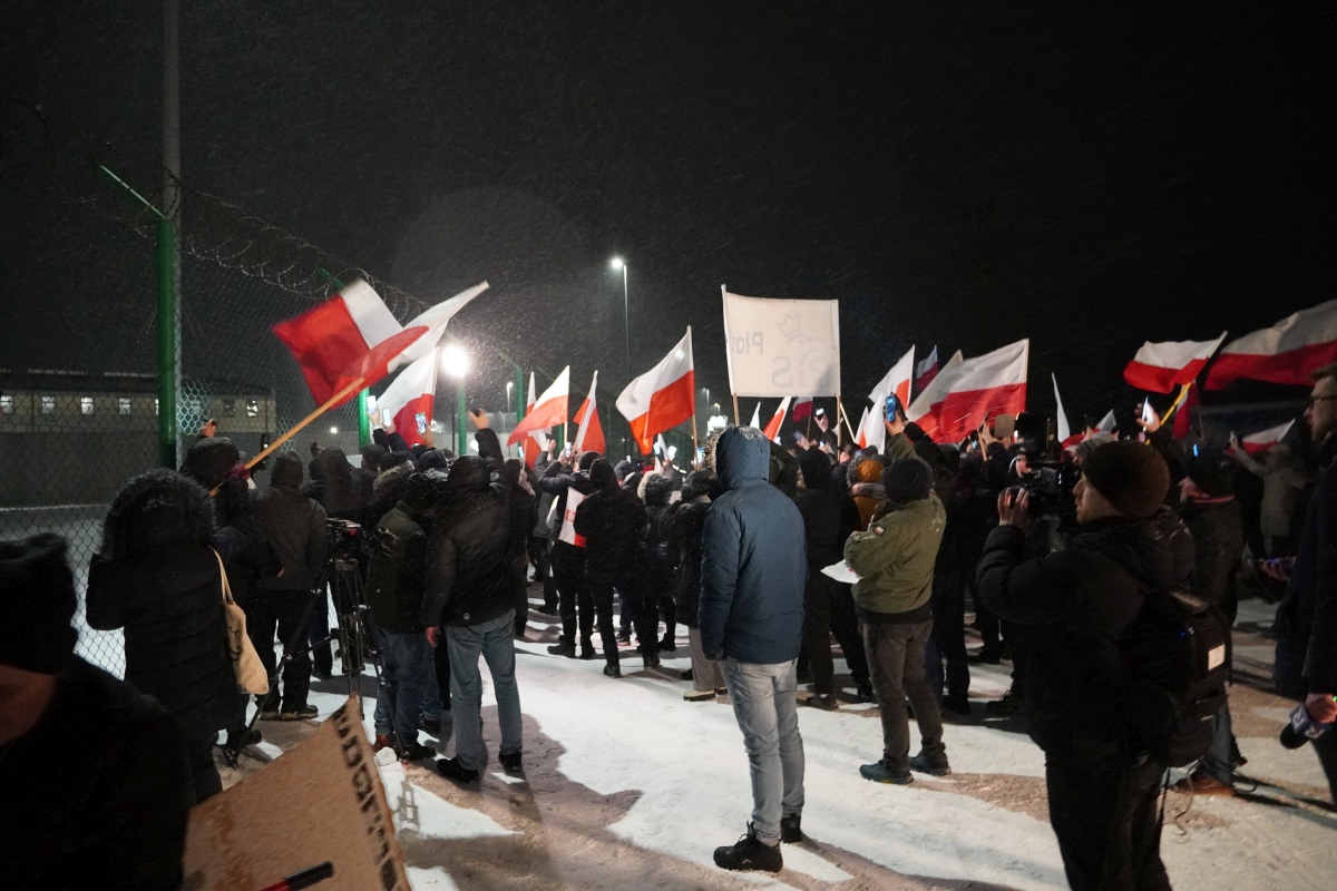 Protest przed ZK w Przytułach Starych [13.01.2024] - zdjęcie #5 - eOstroleka.pl