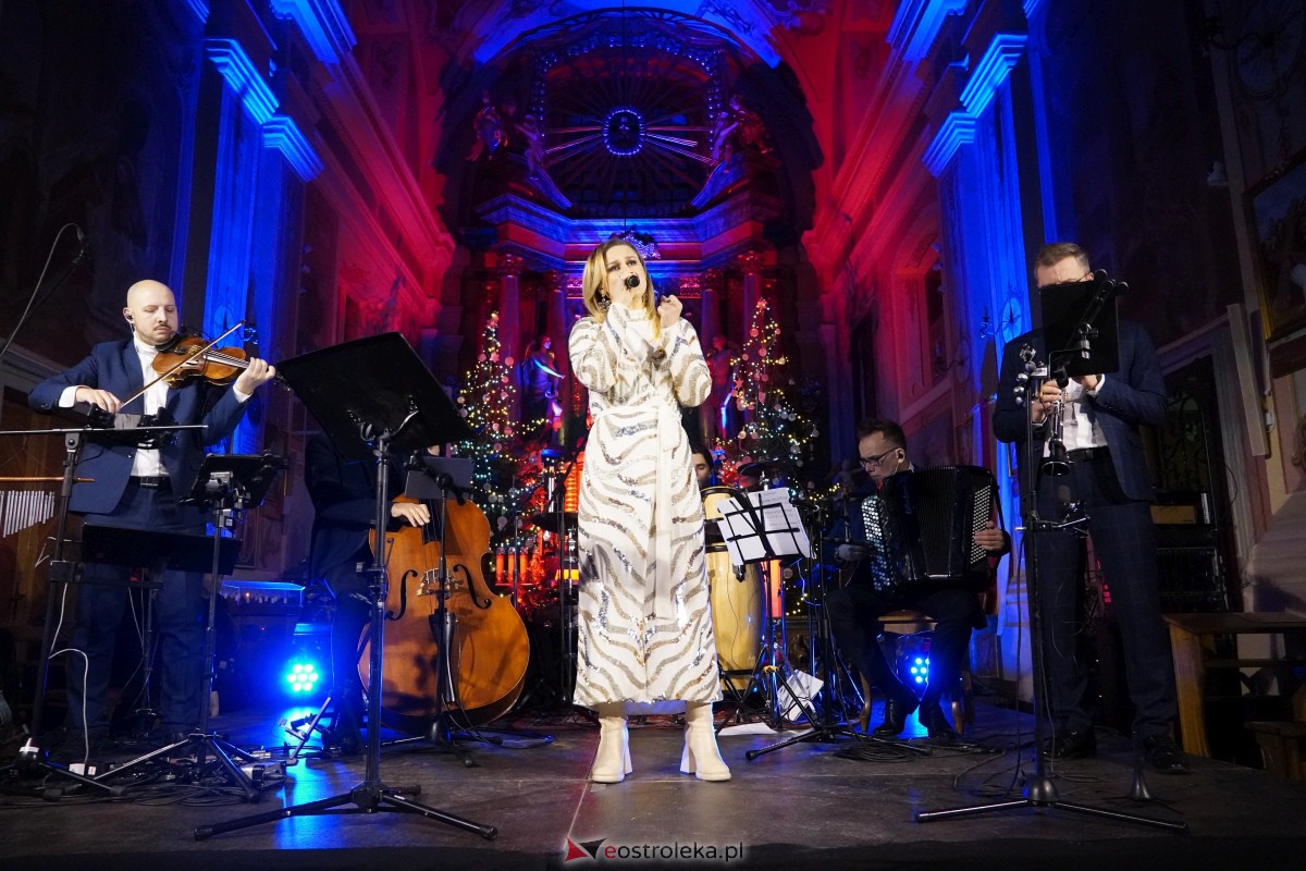 „Kolęda przetrwania” w Ostrołęce – koncert łączący radosne świętowanie z refleksją [13.01.2024] - zdjęcie #12 - eOstroleka.pl