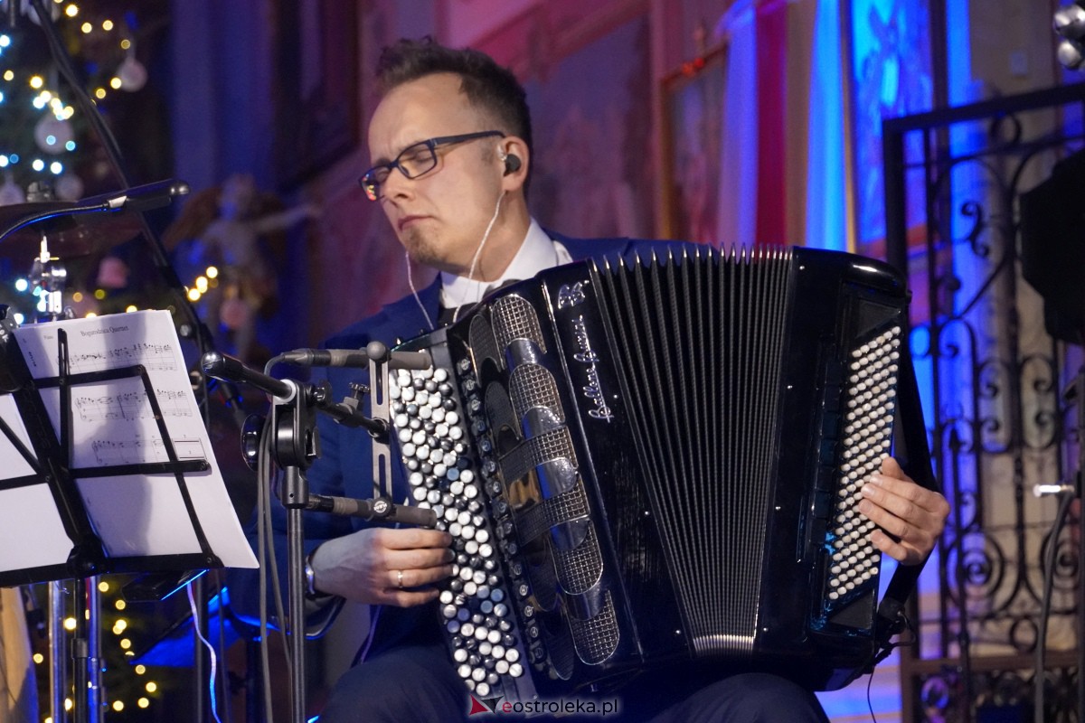 „Kolęda przetrwania” w Ostrołęce – koncert łączący radosne świętowanie z refleksją [13.01.2024] - zdjęcie #5 - eOstroleka.pl