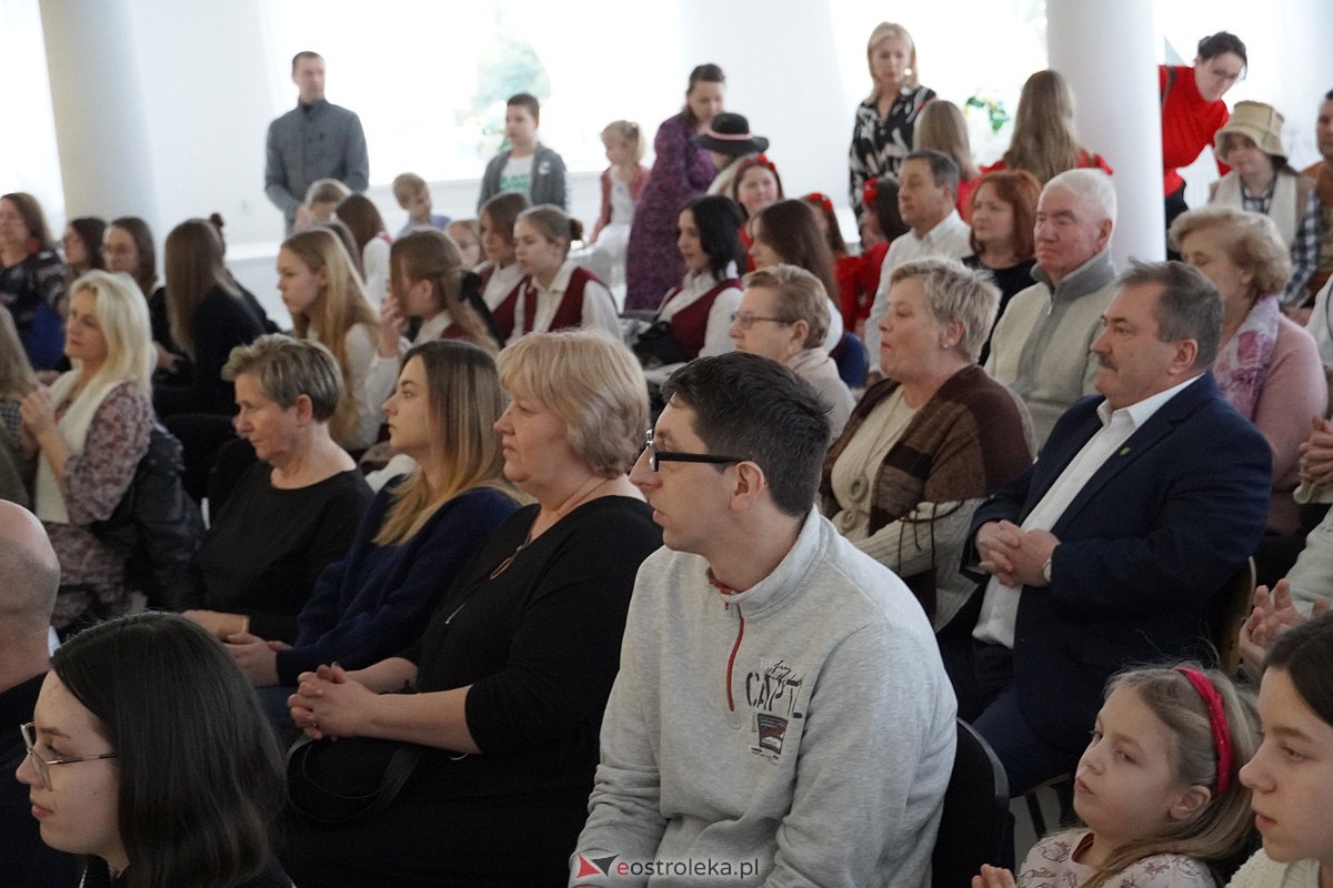Koncert Galowy laureatów Przeglądu Kolęd i Pastorałek w Baranowie [14.01.2024] - zdjęcie #34 - eOstroleka.pl
