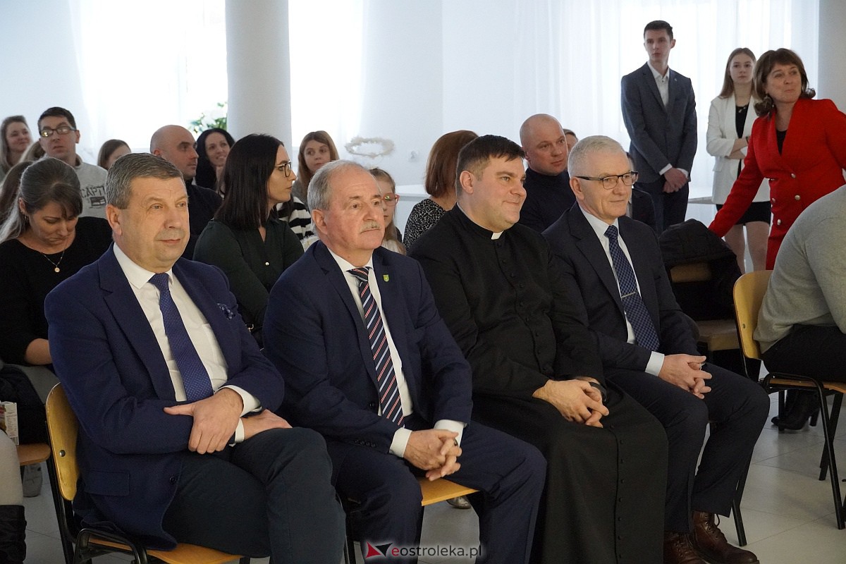 Koncert Galowy laureatów Przeglądu Kolęd i Pastorałek w Baranowie [14.01.2024] - zdjęcie #24 - eOstroleka.pl