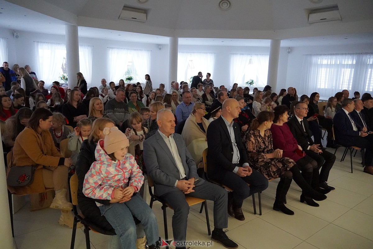 Koncert Galowy laureatów Przeglądu Kolęd i Pastorałek w Baranowie [14.01.2024] - zdjęcie #58 - eOstroleka.pl