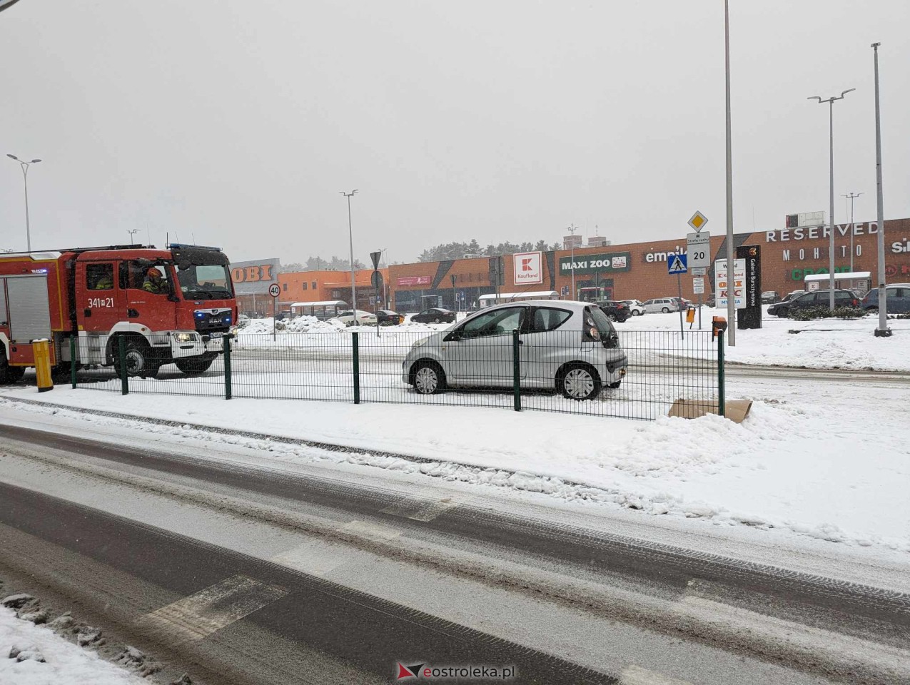 Potrącenie pieszego na F. Nila w Ostrołęce [15.01.2024] - zdjęcie #7 - eOstroleka.pl