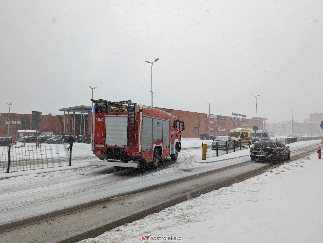 Potrącenie pieszego na F. Nila w Ostrołęce [15.01.2024] - zdjęcie #2 - eOstroleka.pl
