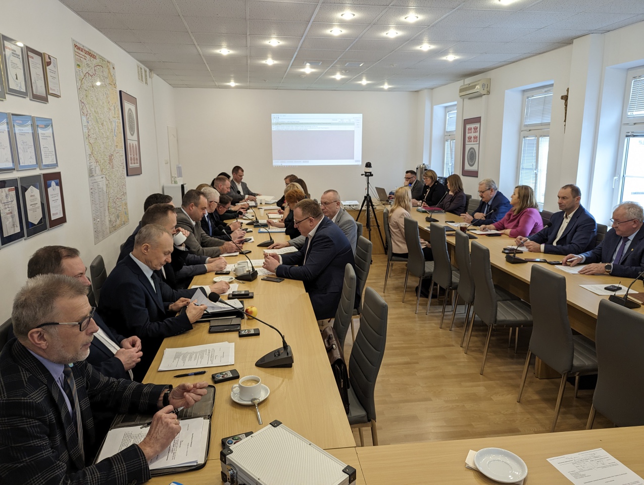 Sesja rady powiatu [15.01.2024] - zdjęcie #2 - eOstroleka.pl