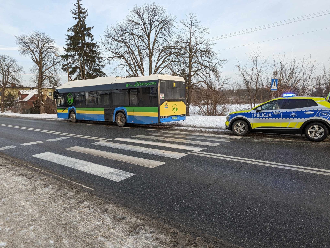 Wypadek w Olszewie-Borkach [17.01.2024] - zdjęcie #1 - eOstroleka.pl