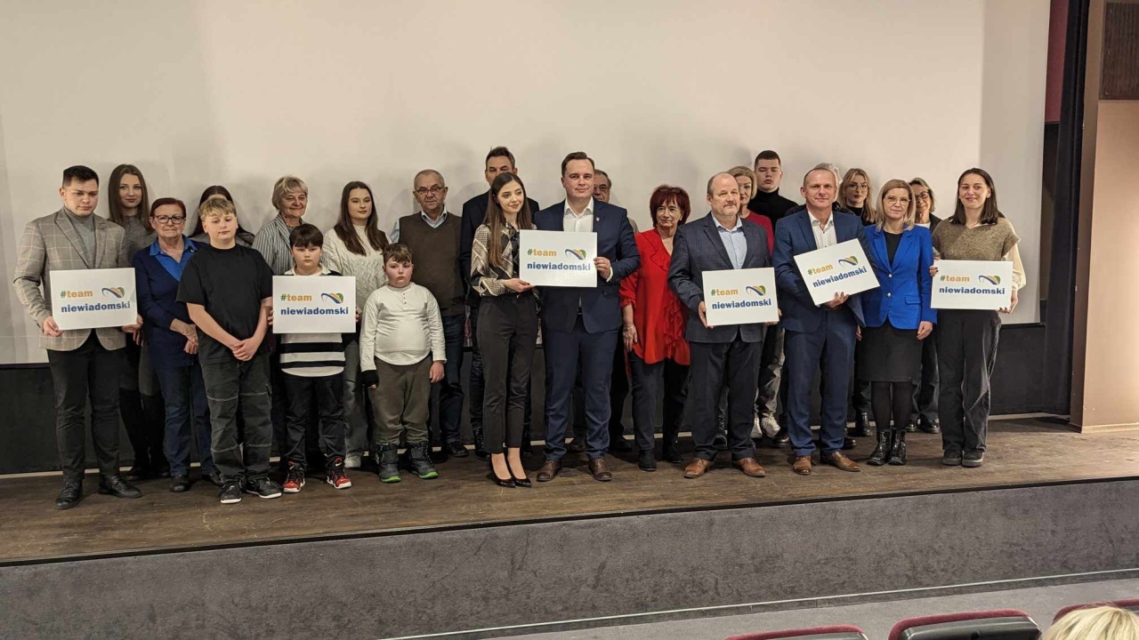 Konferencja prasowa Pawła Niewiadomskiego [18.01.2024] - zdjęcie #6 - eOstroleka.pl