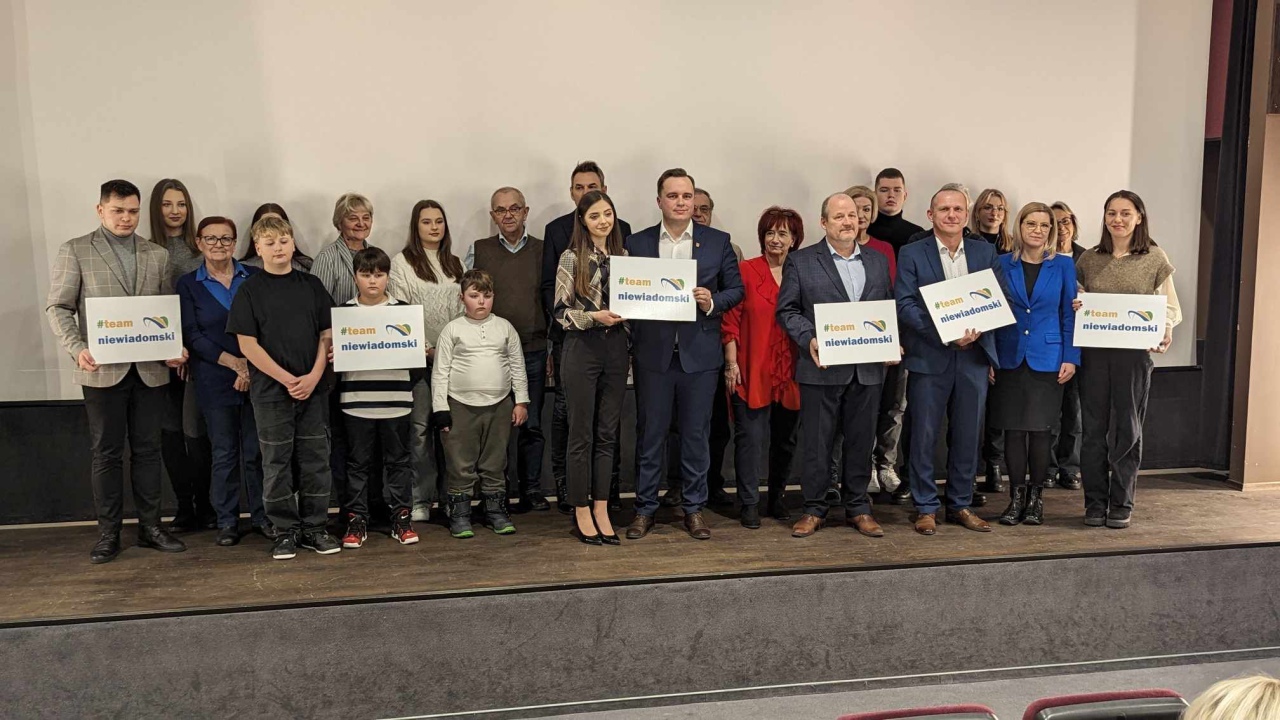 Konferencja prasowa Pawła Niewiadomskiego [18.01.2024] - zdjęcie #5 - eOstroleka.pl