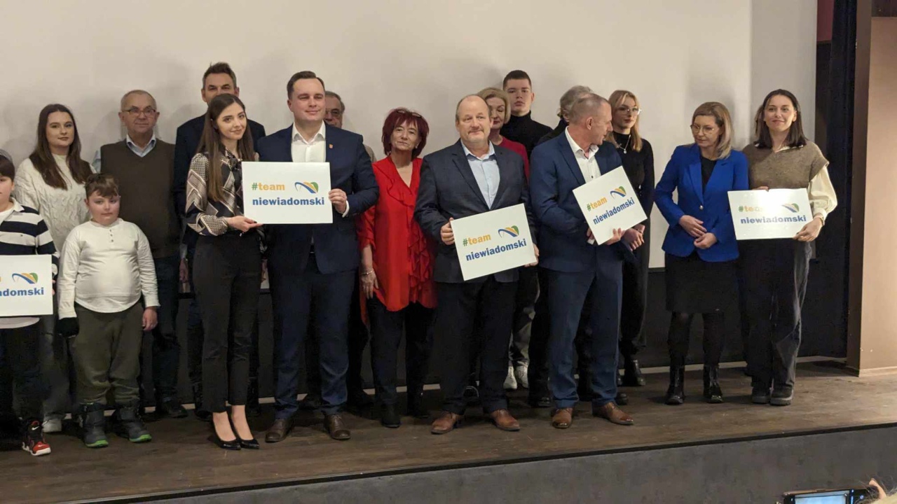 Konferencja prasowa Pawła Niewiadomskiego [18.01.2024] - zdjęcie #4 - eOstroleka.pl