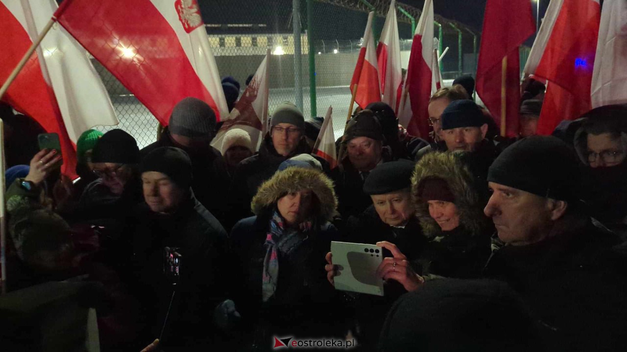 Przytuły Stare: Wiec poparcia dla Macieja Wąsika z udziałem J. Kaczyńskiego [19.01.2024] - zdjęcie #57 - eOstroleka.pl