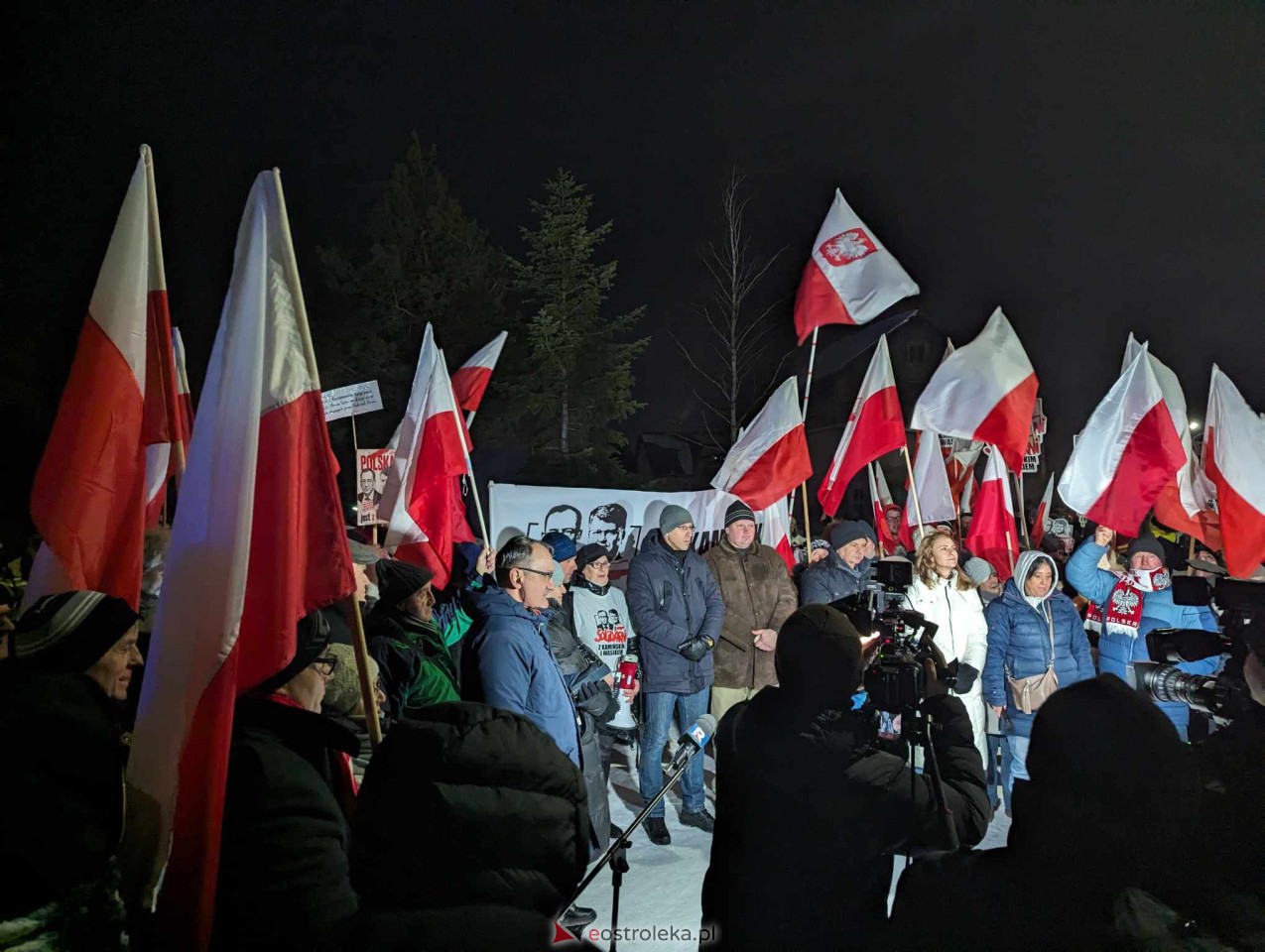 Manifestacja przed więzieniem w Przytułach Starych [21.01.2024] - zdjęcie #8 - eOstroleka.pl