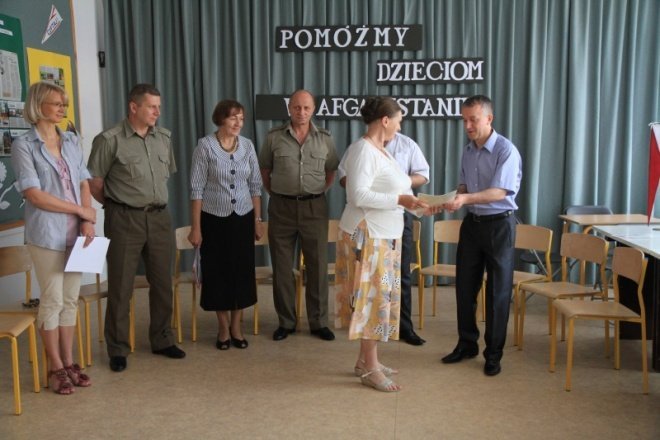 Podsumowanie zbiórki darów dla dzieci z Afganistanu 09.06.2011 - zdjęcie #5 - eOstroleka.pl