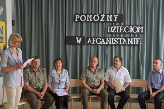 Podsumowanie zbiórki darów dla dzieci z Afganistanu 09.06.2011 - zdjęcie #4 - eOstroleka.pl